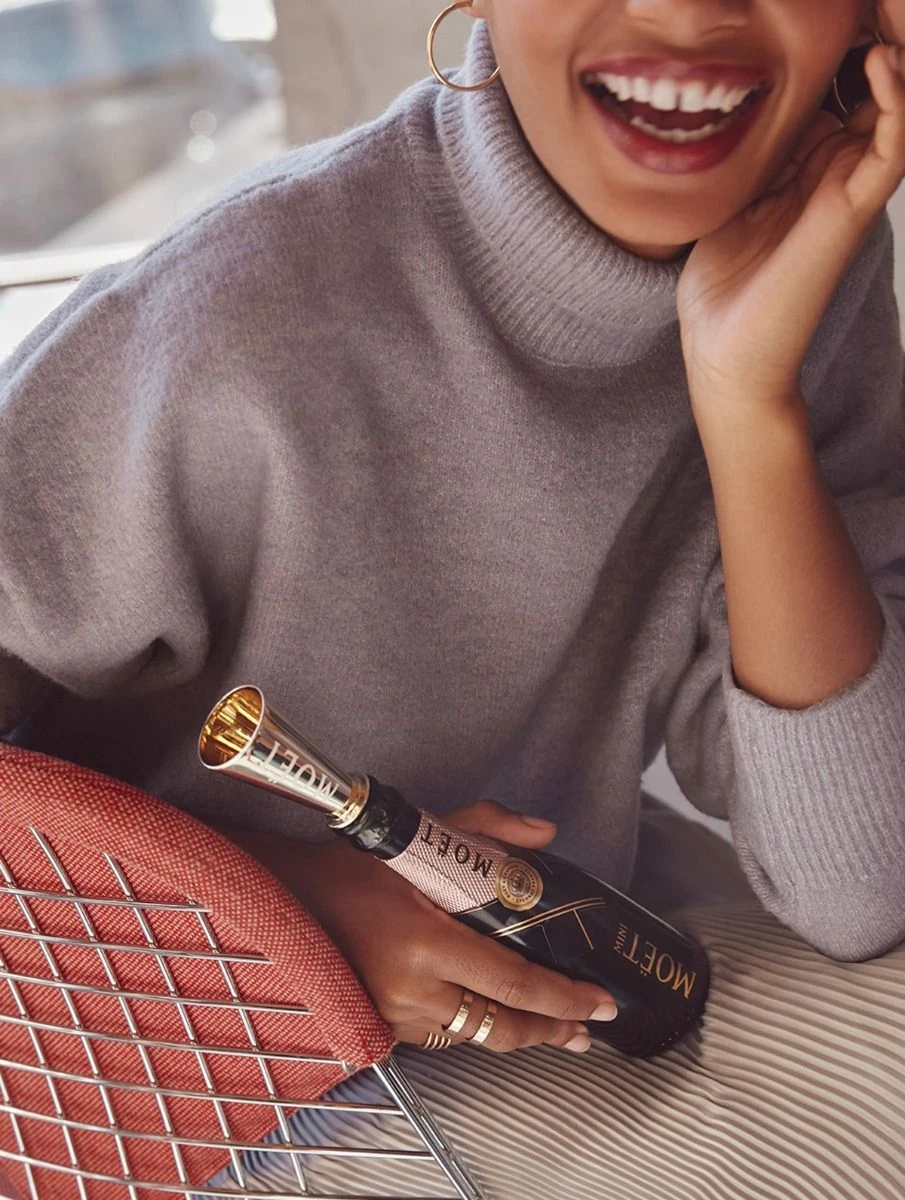 Moet & Chandon Rose Champagne Mini 20cls X4 & Sippers X2 2 Moet & Chandon Rose Champagne Mini 20cls X4 & Sippers X2 - Image 2