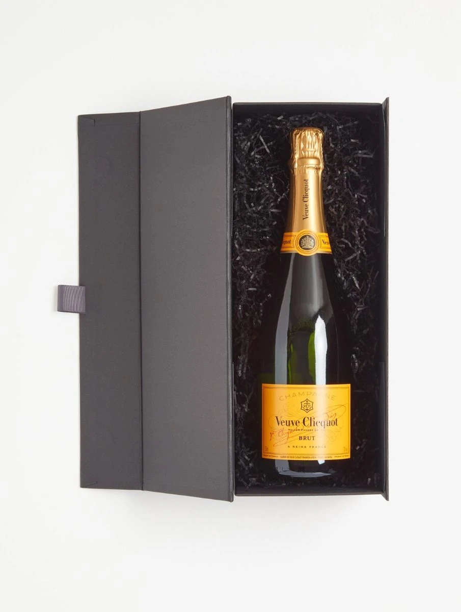 Veuve Clicquot Brut Champagne 75cl Luxury Gift Box 2 Veuve Clicquot Brut Champagne 75cl Luxury Gift Box - Image 2