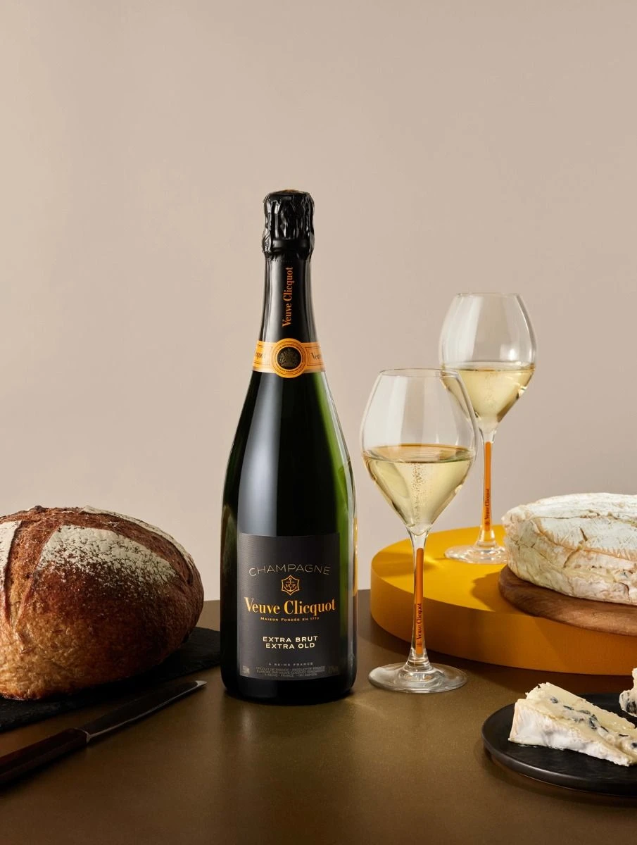 Veuve Clicquot Extra Brut Extra Old 3 Champagne 75cl 2 Veuve Clicquot Extra Brut Extra Old 3 Champagne 75cl - Image 2