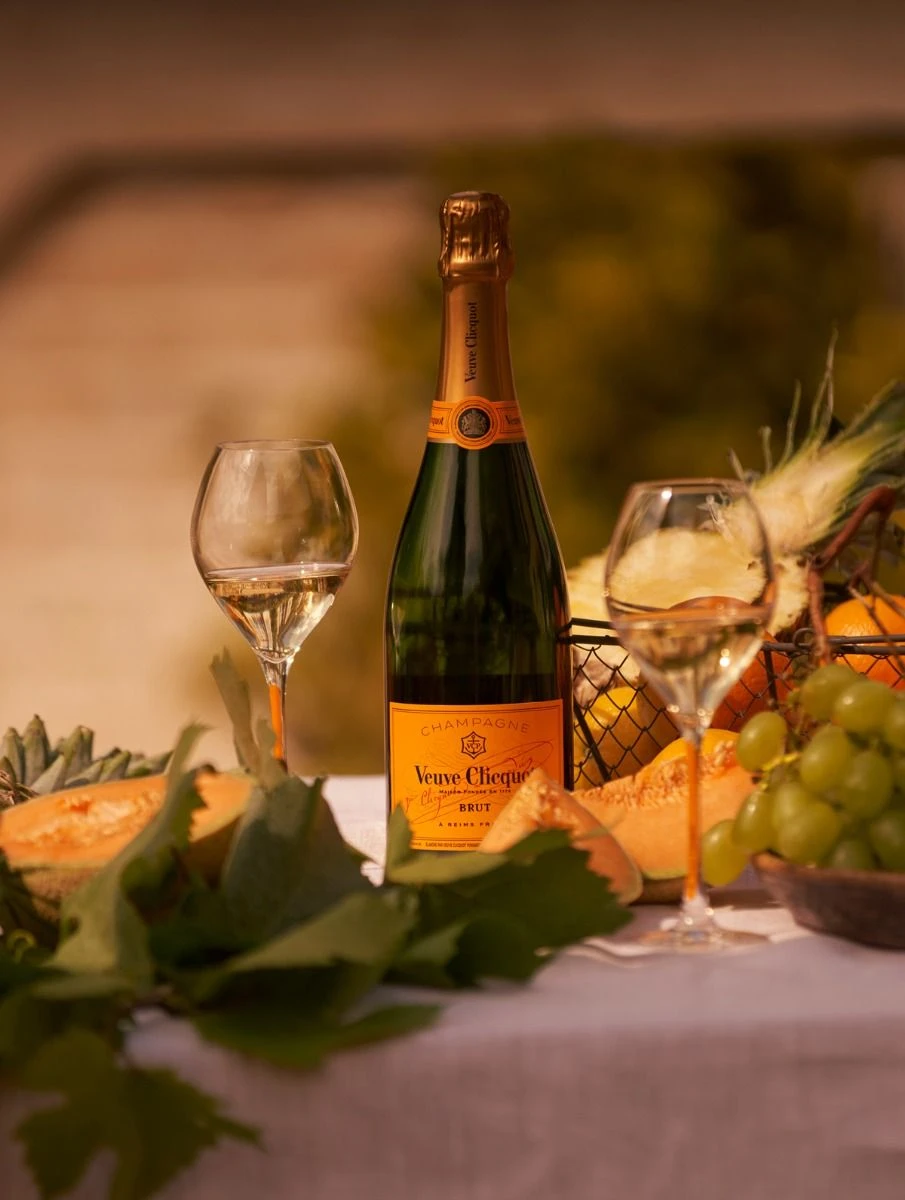 Veuve Clicquot Ponsardin Brut NV Champagne Case Deal 6x 75cl 1 Veuve Clicquot Ponsardin Brut NV Champagne Case Deal 6x 75cl